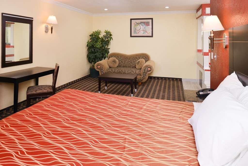 Americas Best Value Inn-Rialto Zimmer foto